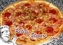 Pizza cu carne de pui